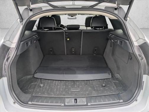 Yulong White Metallic 2018 Jaguar F-PACE 35t Premium