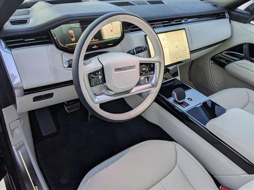 2025 Land Rover Range Rover P530 SE