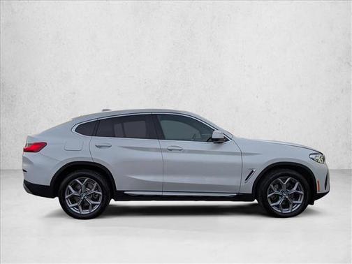 2025 BMW X4 xDrive30i