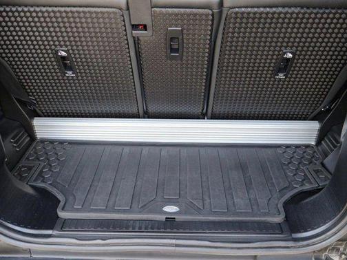 Santorini Black Metallic 2023 Land Rover Defender 90 X-Dynamic SE