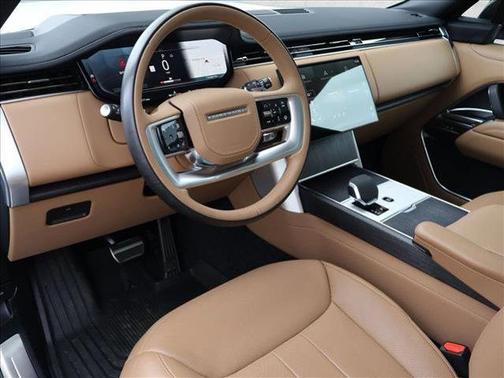 Fuji White 2025 Land Rover Range Rover P530 SE