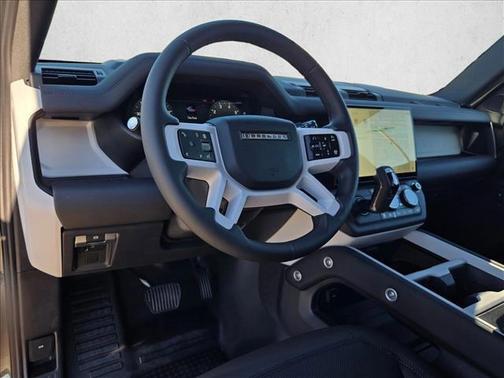 Woolstone Green Metallic 2026 Land Rover Defender P400 X-Dynamic SE