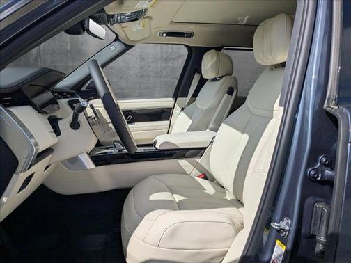 2025 Land Rover Range Rover P400 SE