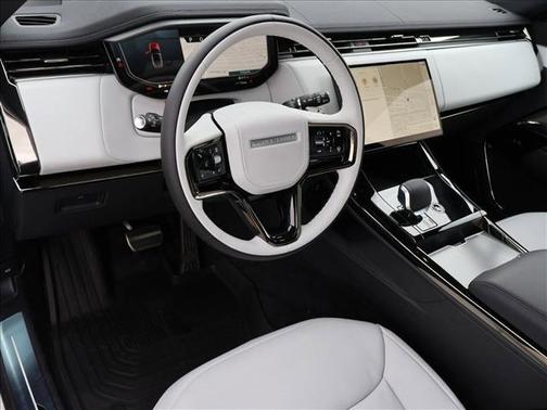 Fuji White 2026 Land Rover Range Rover Sport SE