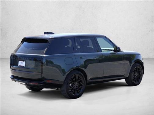 Belgravia Green Metallic 2026 Land Rover Range Rover P400 SE