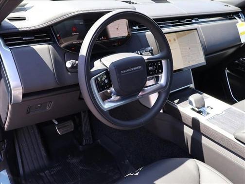 Belgravia Green Metallic 2026 Land Rover Range Rover P400 SE
