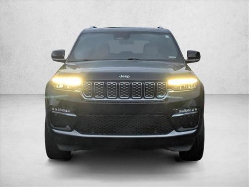2022 Jeep Grand Cherokee Summit