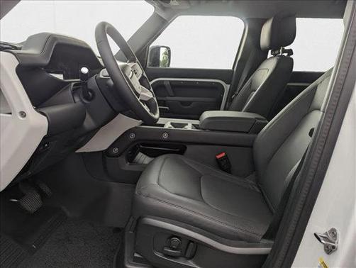 2025 Land Rover Defender 110 P400 S