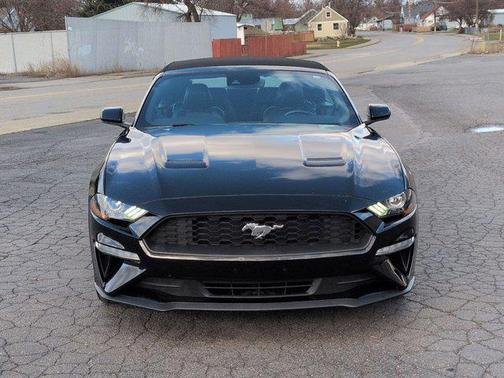 2022 Ford Mustang EcoBoost Premium