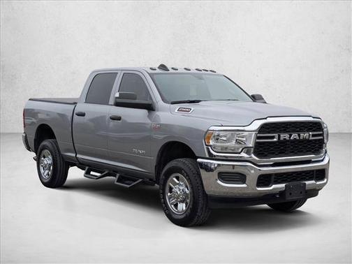 2022 RAM 2500 Tradesman Crew Cab 4x4 6'4' Box