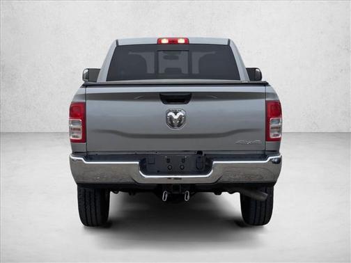 2022 RAM 2500 Tradesman Crew Cab 4x4 6'4' Box