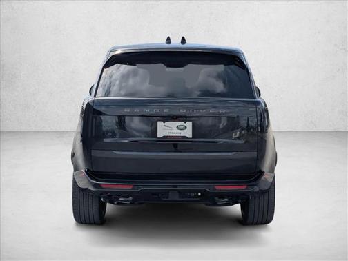 Santorini Black Metallic 2026 Land Rover Range Rover P530 SE