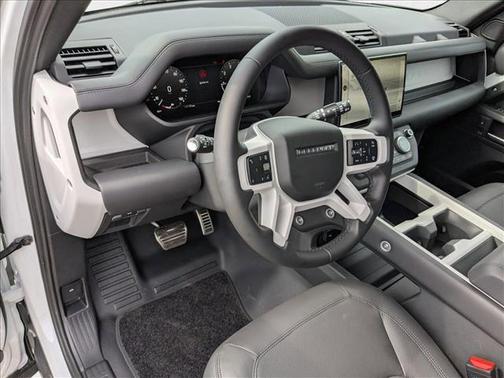 2025 Land Rover Defender 110 P400 X-Dynamic SE