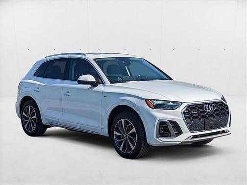 2022 Audi Q5 45 S line Premium Plus
