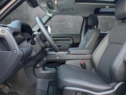 2025 Land Rover Defender X-Dynamic SE