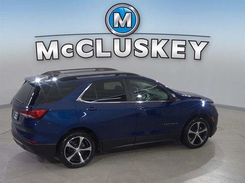Blue Glow Metallic 2023 Chevrolet Equinox 1LT