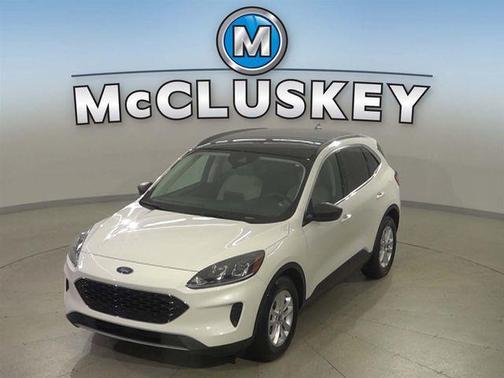 Star White Metallic Tri-Coat 2022 Ford Escape SE