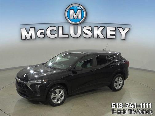 Mosaic Black Metallic 2025 Chevrolet Trax LS