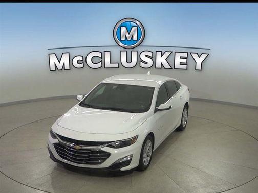 Summit White 2025 Chevrolet Malibu FWD 1LT