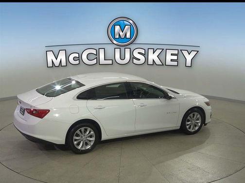 Summit White 2025 Chevrolet Malibu FWD 1LT