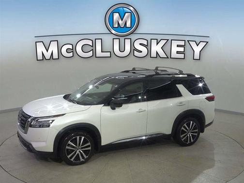 Pearl White Tricoat/Super Black 2024 Nissan Pathfinder Platinum 4WD