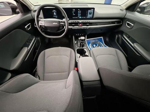 Aurora Black Pearl 2025 Kia K4 LXS
