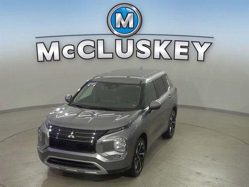 Gray 2024 Mitsubishi Outlander SE