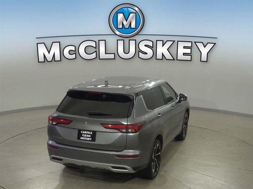 Gray 2024 Mitsubishi Outlander SE