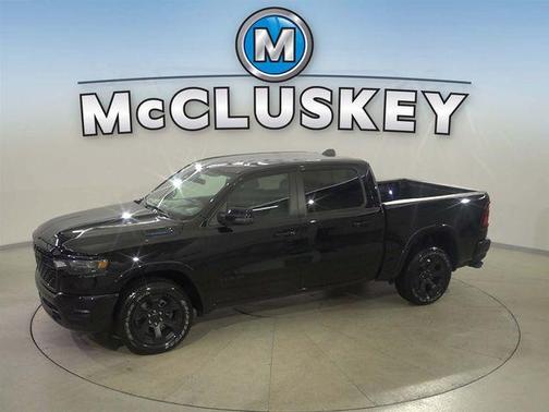 Diamond Black Crystal Pearlcoat 2025 RAM 1500 Big Horn/Lone Star