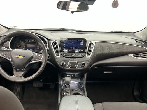 Summit White 2024 Chevrolet Malibu FWD 1LT