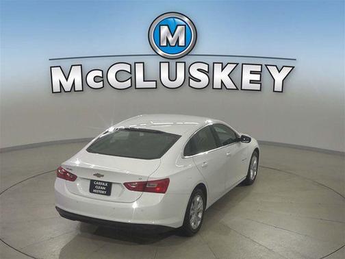 Summit White 2024 Chevrolet Malibu FWD 1LT