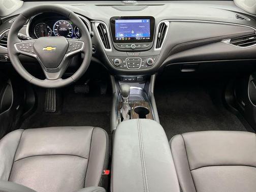 Mosaic Black Metallic 2025 Chevrolet Malibu FWD 2LT