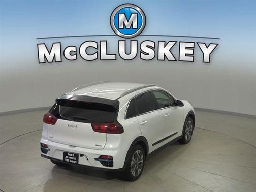 Snow White Pearl 2022 Kia Niro EV S