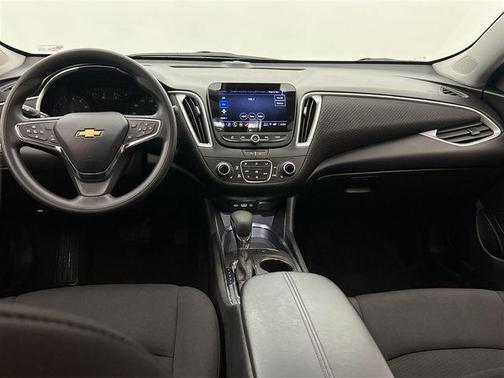 Summit White 2024 Chevrolet Malibu FWD 1LT