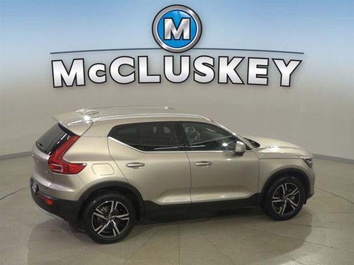 Silver 2024 Volvo XC40 B5 Core
