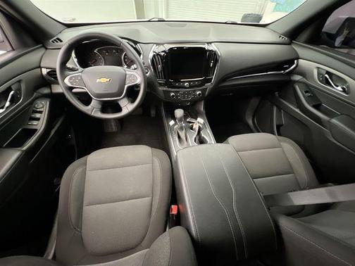 Summit White 2024 Chevrolet Traverse LT Cloth