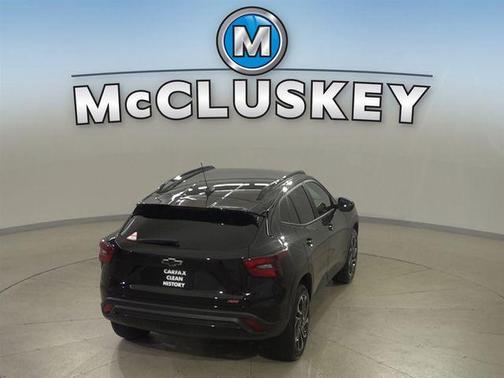 Mosaic Black Metallic 2025 Chevrolet Trax FWD 2RS