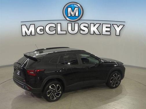 Mosaic Black Metallic 2025 Chevrolet Trax FWD 2RS