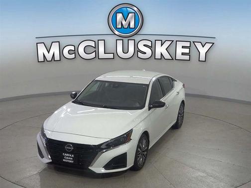Glacier White 2025 Nissan Altima 2.5 SV