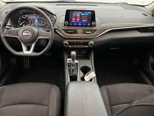 Glacier White 2025 Nissan Altima 2.5 SV