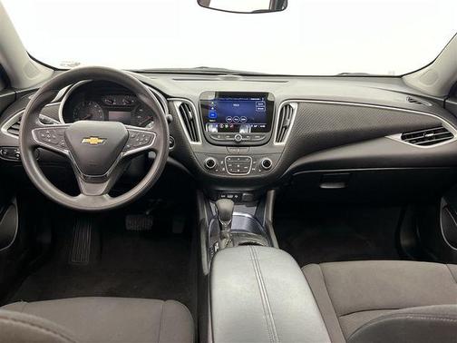Summit White 2024 Chevrolet Malibu FWD 1LT