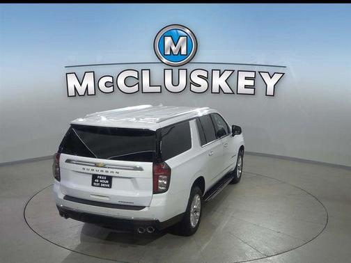 Summit White 2022 Chevrolet Suburban Premier