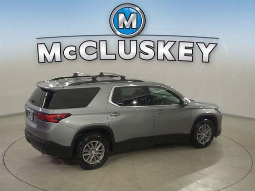 Sterling Gray Metallic 2023 Chevrolet Traverse LT Cloth