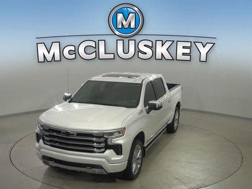 Iridescent Pearl Tricoat 2024 Chevrolet Silverado 1500 High Country