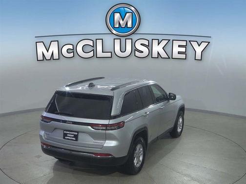 Silver Zynith 2023 Jeep Grand Cherokee Laredo