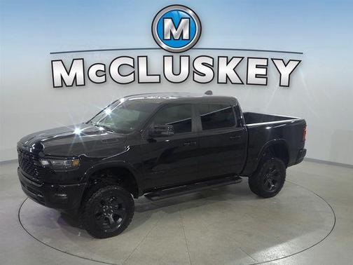 Diamond Black Crystal Pearlcoat 2025 RAM 1500 Big Horn/Lone Star