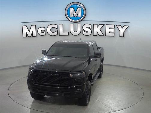 Diamond Black Crystal Pearlcoat 2025 RAM 1500 Big Horn/Lone Star