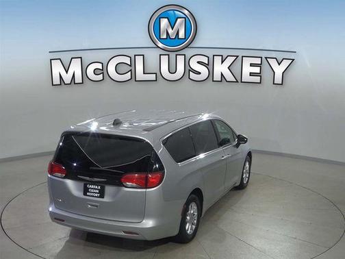 Silver Mist Clearcoat 2023 Chrysler Voyager LX