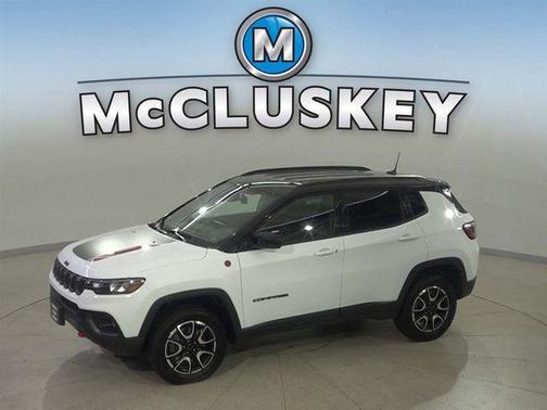 Bright White Clearcoat 2025 Jeep Compass Trailhawk