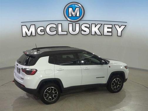 Bright White Clearcoat 2025 Jeep Compass Trailhawk